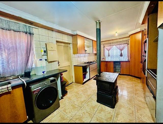 3 BEDROOM HOUSE FOR SALE IN VANDERBIJLPARK CE 1